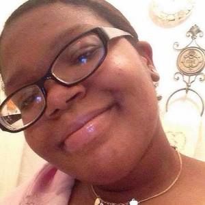 Meet your Posher, Adrianna